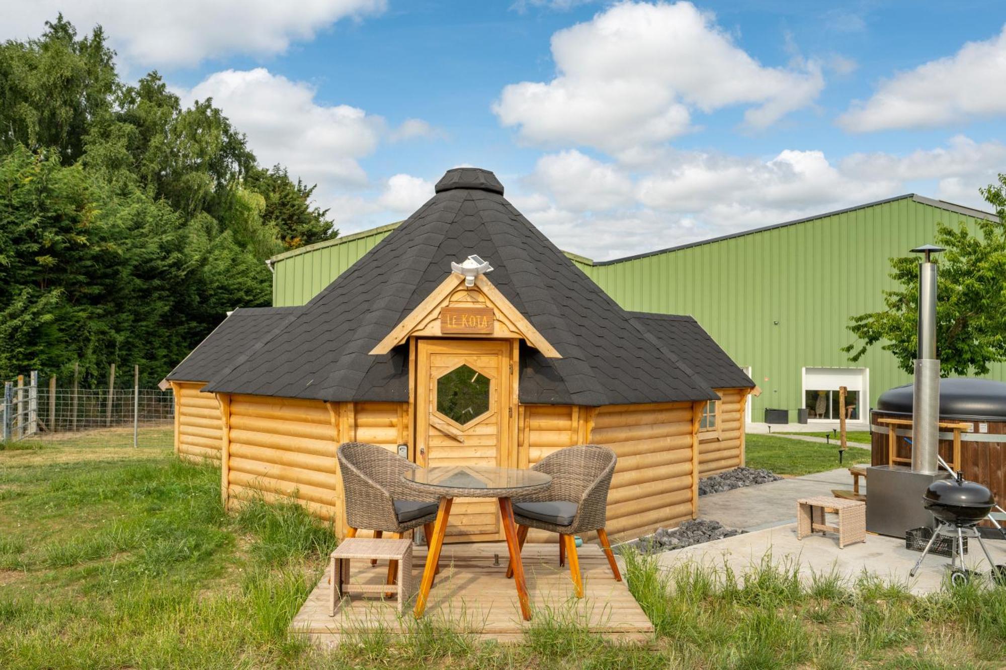Logements Insolites A La Ferme - Yourte, Kota Ou Pod Farbus Oda fotoğraf