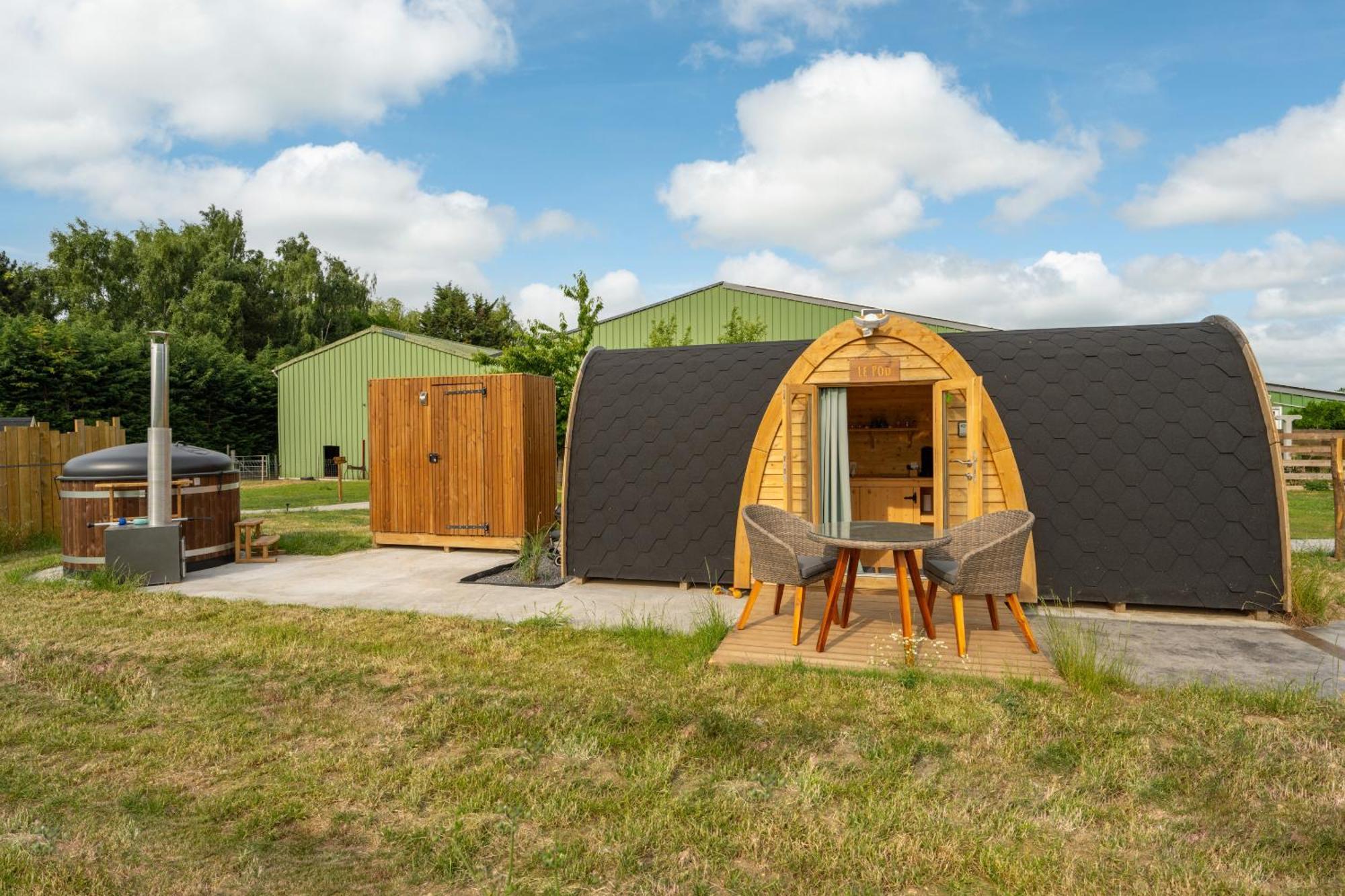 Logements Insolites A La Ferme - Yourte, Kota Ou Pod Farbus Oda fotoğraf