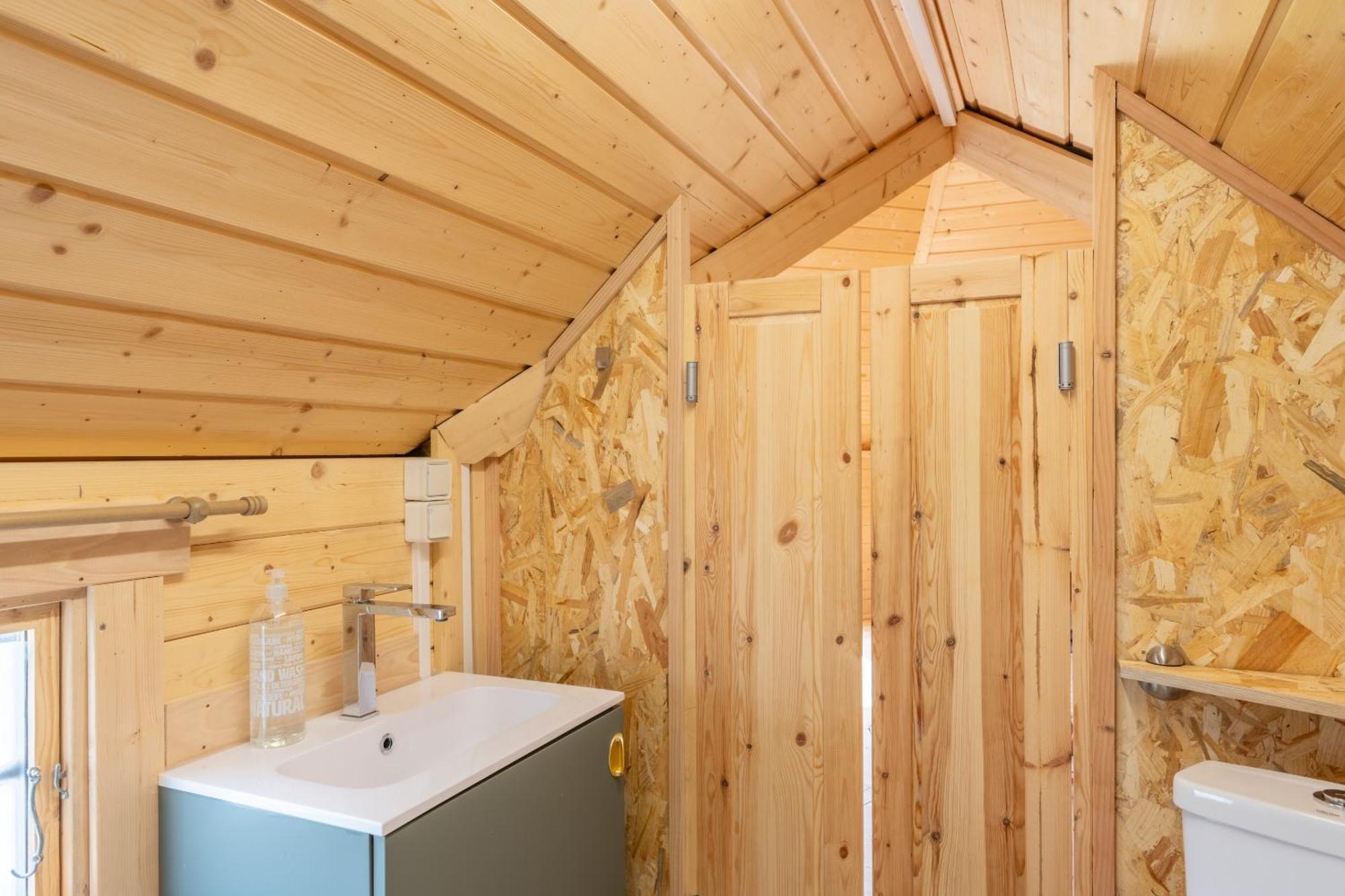 Logements Insolites A La Ferme - Yourte, Kota Ou Pod Farbus Oda fotoğraf